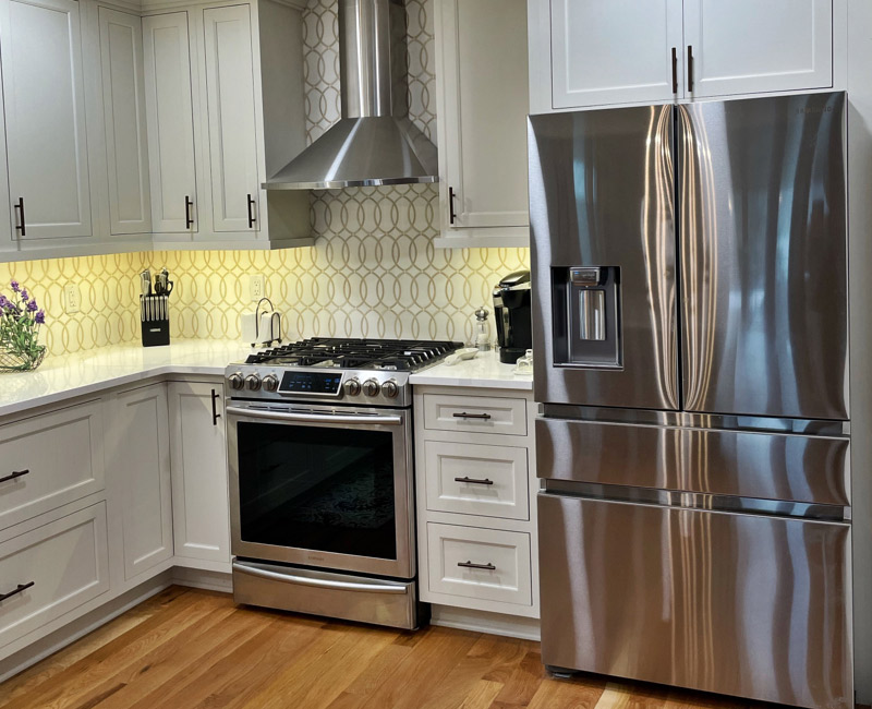 Complete-Kitchen-Makeover-with-Custom-Finishes-4