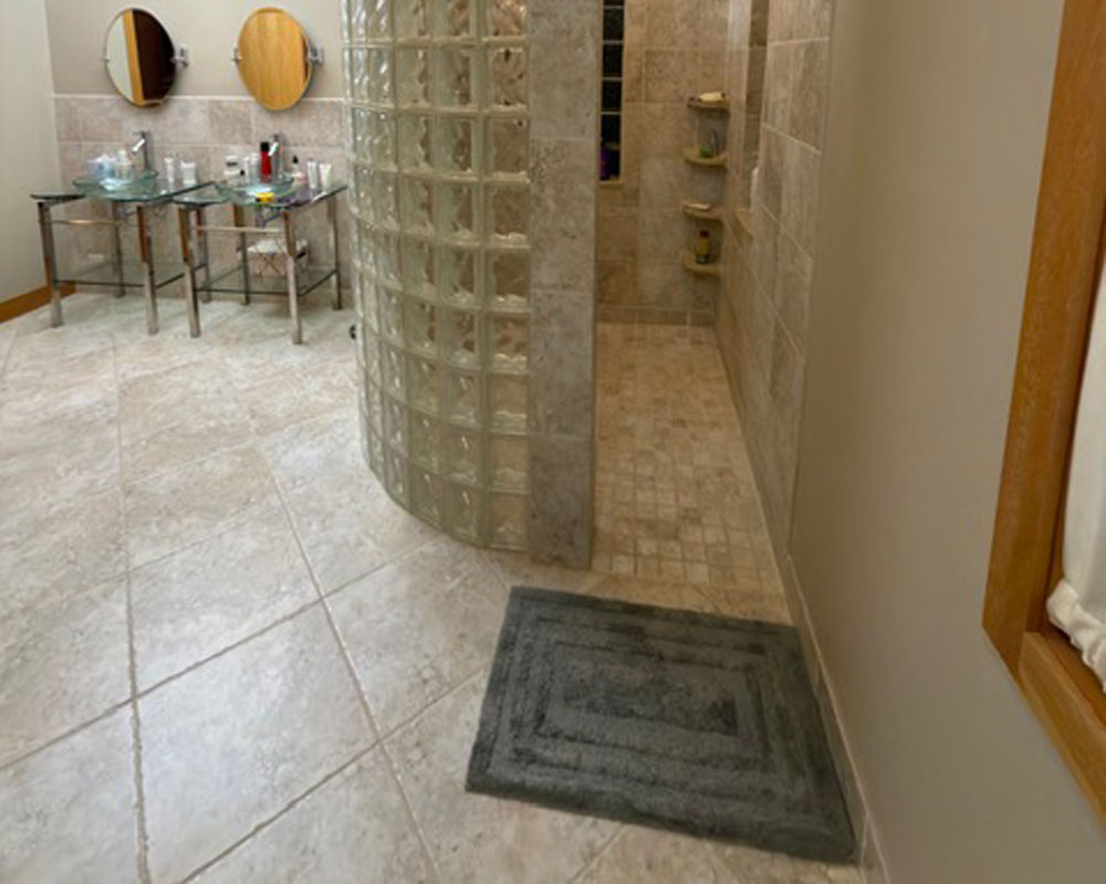 bathroom-remodel-company-rockford-il-before bathroom-remodel-company-rockford-il-before